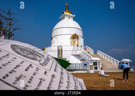 Nepal, Provinz Gandaki, Pokhara, World Peace Pagoda und Southern Annapurna Stockfoto