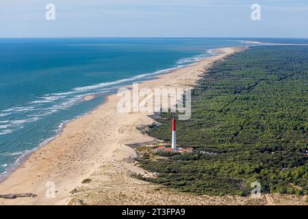 Frankreich, Charente Maritime, Les Mathes, Leuchtturm La Coubre und Cote Sauvage (aus der Vogelperspektive) Stockfoto