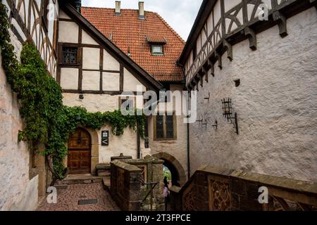 Im Burghof der, ittelalterlichen Wartburg in Thüringen bei Eisenach *** im Burghof der mittelalterlichen Wartburg in Thüringen bei Eisenach Credit: Imago/Alamy Live News Stockfoto