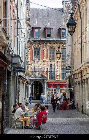 Frankreich, Nord, Lille, 3 Couronnes Street mit Blick auf die alte Börse Stockfoto