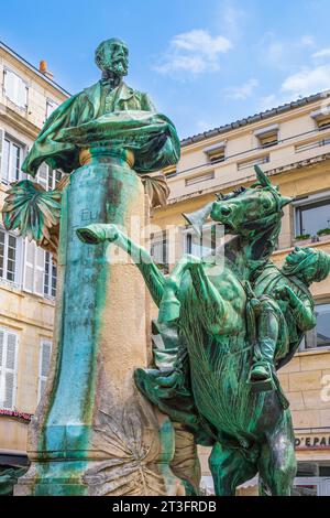 Frankreich, Charente Maritime, La Rochelle, Petits Bancs Platz, Denkmal für den Schriftsteller Eugene Fromentin Stockfoto