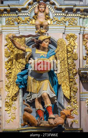 Frankreich, Finistere, Lampaul-Guimiliau, Pfarrei Close, Kirche Notre-Dame, erbaut im 16. Und 17. Jahrhundert, St. aus dem 17. Jahrhundert Johannes der Täufer Altaraufsatz Stockfoto