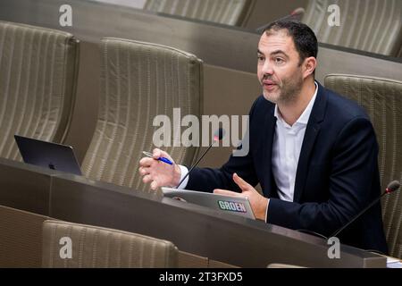 Brüssel, Belgien Oktober 2023. Groens Stijn Bex reagiert auf einer Plenartagung des flämischen Parlaments am Mittwoch, den 25. Oktober 2023 in Brüssel. BELGA FOTO JASPER JACOBS Credit: Belga News Agency/Alamy Live News Stockfoto