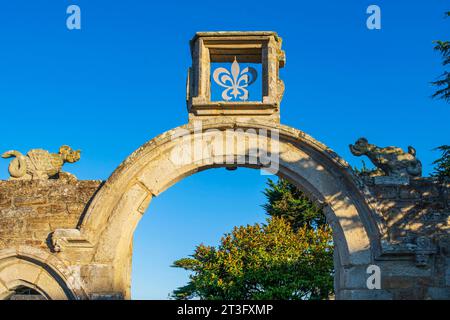 Frankreich, Morbihan, Billiers, Pointe de Pen Lan, Tor zur Domaine de Rochevilaine, Relais et Châteaux Hotel Stockfoto