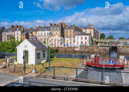 Frankreich, Ille-et-Vilaine, Redon, Kanal von Nantes nach Brest, Schleuse La Digue in der Stadt Saint-Nicolas-de-Redon (Loire-Atlantique) Stockfoto