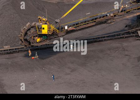 Gabun, Libreville, Estuaire District, Rangierbahnhof, Mineralienhafen (aus der Vogelperspektive) Stockfoto