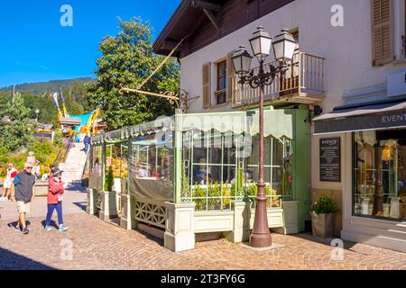 Frankreich, Haute Savoie, Megeve, der Dorfplatz, die Patisserie La Duree Stockfoto