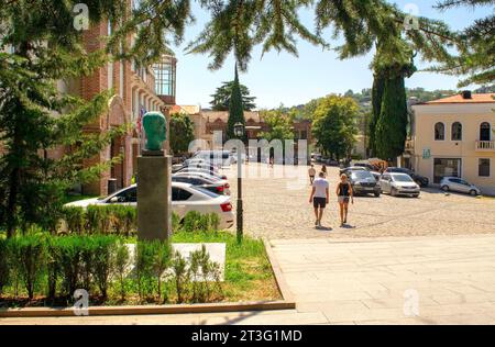 Sighnagli, Georgien - 11. August 2023: Zentraler Platz der Stadtverwaltung Signagi im Sommer Stockfoto