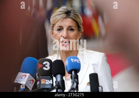 Brüssel, Belgien Oktober 2023. Vor der Tür von Yolanda DIAZ PEREZ, stellvertretender Ministerpräsident Spaniens und Minister für Arbeit und Sozialwirtschaft vor dem Dreigliedrigen Sozialgipfel in Brüssel, Belgien am 25. Oktober 2023. Quelle: ALEXANDROS MICHAILIDIS/Alamy Live News Stockfoto