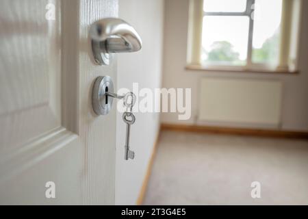 Leeres Schlafzimmer, wenn man tagsüber umzieht Stockfoto