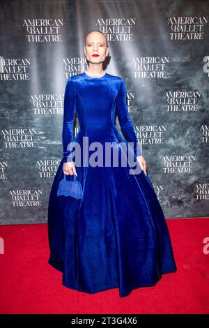 New York, Usa. Oktober 2023. Jordan Roth besucht das American Ballet Theatre Fall Gala am David H. Koch Theater im Lincoln Center in New York City. (Foto: Ron Adar/SOPA Images/SIPA USA) Credit: SIPA USA/Alamy Live News Stockfoto