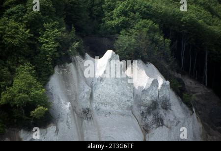 13.05.1999 Wissower Klinken Deutschland/Mecklenburg Vorpommern/Ostseekueste/Insel Rügen/Insel Rügen/Kreidefelsen/Wissower Klinken/bei Sassnitz/von der Seeseite fotografiert/der Kreidefelsen ist vor einigen Jahren abgerutscht *** 13 05 1999 Wissower Klinken Deutschland Mecklenburg Vorpommern Ostseeinsel Rügen Kreidefelsen Wissower Klinken bei Sassnitz vom Meer aus fotografiert, ist die Kreidefelse vor ein paar Jahren abgestürzt Credit: Imago/Alamy Live News Stockfoto