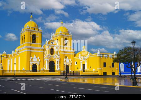 Kirche auf dem Hauptplatz von Trujillo, Peru. Stockfoto