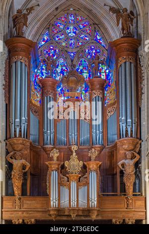 Frankreich, Manche, Cotentin, Coutances, 11. Und 13. Jahrhundert Kathedrale unserer Lieben Frau von Coutances, die große Orgel von 1724 Stockfoto