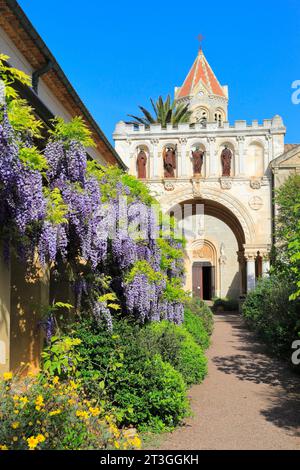 Frankreich, Alpes Maritimes, Cannes, Lerins, Saint Honorat, Lerins Abtei, die eine Gemeinschaft des Klosters der Zisterzienserkongregation der Unbefleckten Empfängnis beherbergt Stockfoto