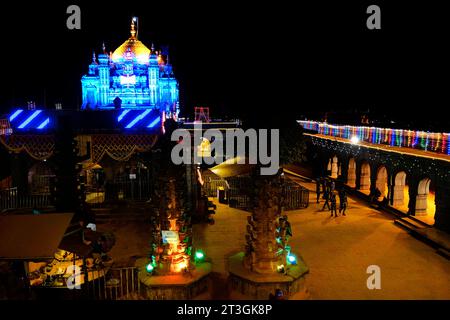 24. Oktober 2023, geweihter in Jejuri Fort, Nachtszene im Khandoba Tempel Jejuri, Abenddämmerung im Festival in Night Time, Maharashtra, Indien. Stockfoto