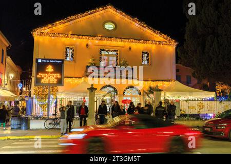 Frankreich, Var, Saint Tropez, Place des Lices, Weihnachtsdekoration von Blachere Illumination Stockfoto