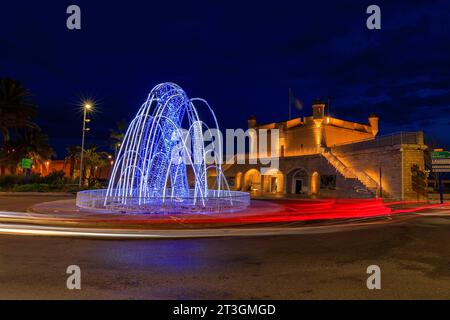 Frankreich, Alpes Maritimes, Menton, Place de la Fontaine, Jean Cocteau Bastion Museum, Weihnachtsdekoration von Blachere Illumination Stockfoto