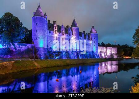 Frankreich, Morbihan (56), begeben Sie sich auf den Weg nach Saint Jacques de Compostela, mittelalterliches Dorf Josselin, das extravagante gotische Schloss Josselin am Rand der Out Stockfoto