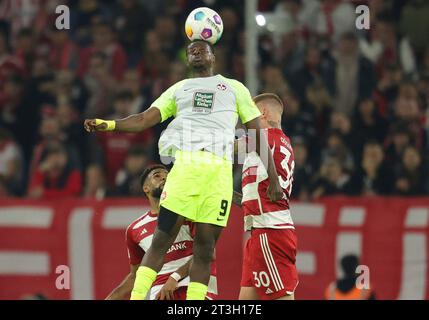 Düsseldorf, Deutschland. Oktober 2023. firo: 21. Oktober 2023 Fußball, Fußball, Männer 2. Liga, 2. Bundesliga, Saison 2023/2024 Fortuna Düsseldorf - 1.FC FCK Kaiserslautern 4:3 Duelle Ragnar Ache, FCK/dpa/Alamy Live News Stockfoto