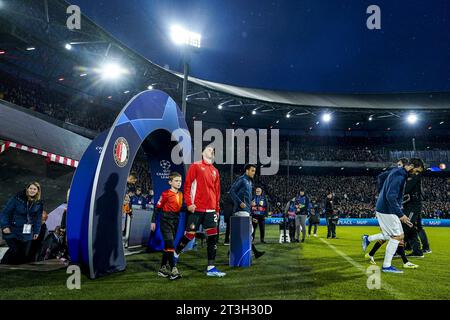 Rotterdam, Niederlande. Oktober 2023. Rotterdam - Santiago Gimenez aus Feyenoord während der dritten Etappe der Gruppenphase der UEFA Champions League zwischen Feyenoord und SS Lazio am 25. Oktober 2023 im Stadion Feijenoord de Kuip in Rotterdam, Niederlande. Credit: Box to Box Pictures/Alamy Live News Stockfoto