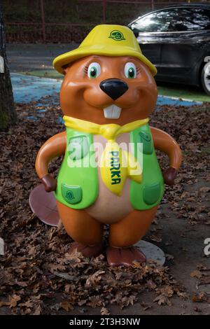 Parka Biber Park Ranger Maskottchen in Fort Rodd Hill & Fisgard Lighthouse National Historic Site in Victoria, British Columbia, Kanada Stockfoto