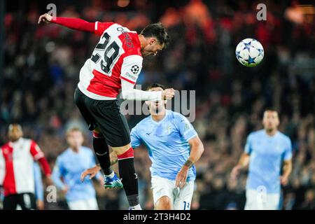 Rotterdam, Niederlande. Oktober 2023. Rotterdam - Santiago Gimenez aus Feyenoord während der dritten Etappe der Gruppenphase der UEFA Champions League zwischen Feyenoord und SS Lazio am 25. Oktober 2023 im Stadion Feijenoord de Kuip in Rotterdam, Niederlande. Credit: Box to Box Pictures/Alamy Live News Stockfoto