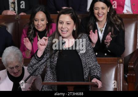 Washington, Usa. Oktober 2023. Elise Stefanik, R-NY, spricht am Mittwoch, den 25. Oktober 2023 im US-Kapitol in Washington DC. Foto: Pat Benic/UPI Credit: UPI/Alamy Live News Stockfoto