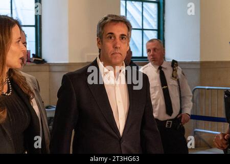 Michael Cohen kommt am 25. Oktober 2023 zum zweiten Tag der Aussage gegen den ehemaligen Präsidenten Donald Trump wegen eines Zivilprozesses vor dem New York State Court Stockfoto