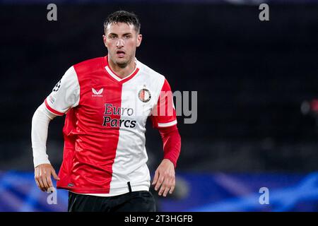 Rotterdam, Niederlande. Oktober 2023. ROTTERDAM, NIEDERLANDE - 25. OKTOBER: Santiago Gimenez aus Feyenoord, der während des Gruppenspiels E - UEFA Champions League 2023/24 zwischen Feyenoord und SS Lazio im Stadion Feijenoord am 25. Oktober 2023 in Rotterdam, Niederlande, ausgetragen wird. (Foto von Joris Verwijst/Orange Pictures) Credit: Orange Pics BV/Alamy Live News Stockfoto