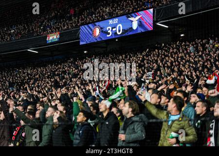 Rotterdam, Niederlande. Oktober 2023. Rotterdam - das Ergebnis während des dritten Legs der Gruppenphase der UEFA Champions League zwischen Feyenoord und SS Lazio am 25. Oktober 2023 im Stadion Feijenoord de Kuip in Rotterdam, Niederlande. Credit: Box to Box Pictures/Alamy Live News Stockfoto