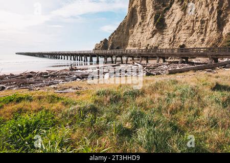 Die historische Tolaga Bay Wharf an der Ostküste der Nordinsel Neuseelands. 1929 eröffnet, 660 Meter breit Stockfoto