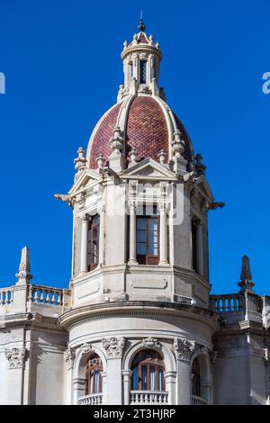 Valencia, Spanien - 23. September 2023: Architektur der Stadt zwischen Moderne, Eklektizismus und Neobarock. Stockfoto