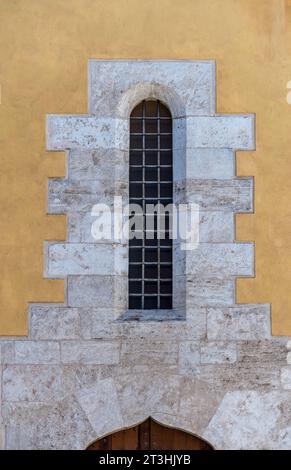 Valencia, Spanien - 23. September 2023: Architektur der Stadt Valencia zwischen Moderne, Eklektizismus und Neobarock. Stockfoto