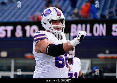 Foxborough, Massachusetts, USA. Oktober 2023. Connor McGovern (66) wärmt sich vor einem Spiel in Foxborough auf. Obligatorische Gutschrift: Eric Canha/Cal Sport Media/Alamy Live News Stockfoto