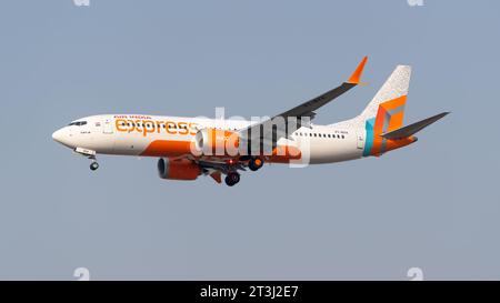 25.10.2023 . Die neueste Ergänzung der Air India Express-Flotte ist die moderne Boeing 737 Max, die gleichzeitig ein unverwechselbares Heckdesign aufweist. Stockfoto