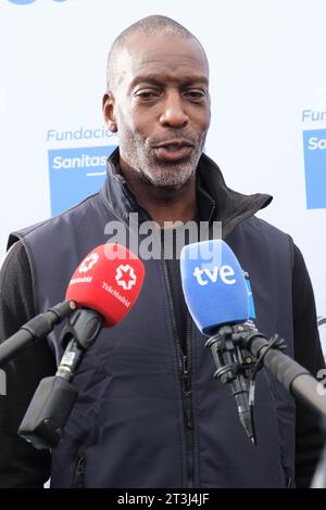 Der amerikanische Athlet Michael Johnson während der Präsentation der 12. Inclusive Sports Week der Sanitas Foundation im Vallehermoso Stadion in Madrid, 25. Oktober 2023, Spanien (Foto: Oscar Gonzalez/SIPA USA) Stockfoto