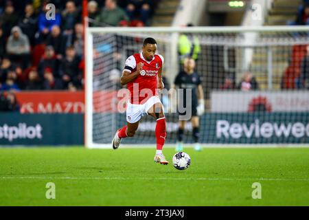 Rotherham, Großbritannien, 25.10.2023, AESSEAL New York Stadium, Rotherham, England - 25.10.2023 Cohen Bramall (3) von Rotherham United macht großen Lauf - während des Spiels Rotherham United gegen Coventry City, Sky Bet Championship, 2023/24, AESSEAL New York Stadium, Rotherham, England - 25.10.2023 Credit: Arthur Haigh/WhiteRosePhotos/Alamy Live News Stockfoto