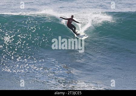 Pichilemu, Chile. Oktober 2023. Chloe Calmon aus Brasilien in der Qualifikation der Frauen Surf während der Santiago 2023 Pan American Games im Beach Punta de Lobos Park in Santiago am 25. Oktober. Foto: Heuler Andrey/DiaEsportivo/Alamy Live News Credit: DiaEsportivo/Alamy Live News Stockfoto