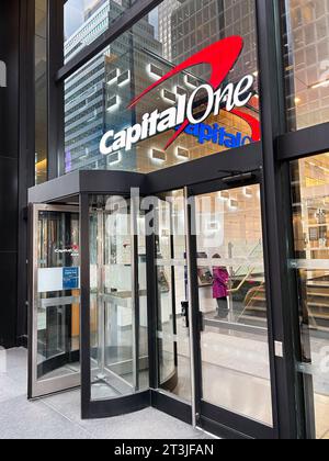 Capital One Bankfiliale, New York City, New York, USA Stockfoto