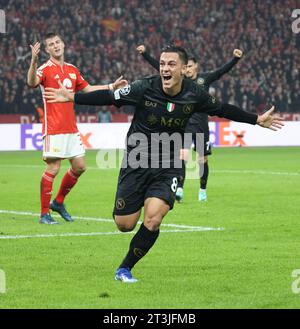 Berlin, Deutschland. Oktober 2023. GIACOMO RASPADORI vom SSC Napoli feiert während des Fußballspiels zwischen den Teams der Union Berlin gegen SSC Napoli FC im Olympiastadion in Berlin während der Champions League ein Tor. (Kreditbild: © Fabio Sasso/ZUMA Press Wire) NUR REDAKTIONELLE VERWENDUNG! Nicht für kommerzielle ZWECKE! Stockfoto