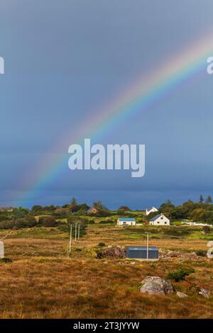 Rainbow bei Loughderryduff, Ardara, County Donegal, Irland Stockfoto