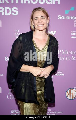 LOS ANGELES, KALIFORNIEN - 25. OKTOBER: Deanne Bray bei der National Association of the DeafÕs Breakthrough Awards im Audrey Irmas Pavillion in Los Angeles, Kalifornien am 25. Oktober 2023. Copyright: XFayexSadoux Credit: Imago/Alamy Live News Stockfoto