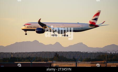 Richmond, British Columbia, Kanada. 30. September 2023. Ein British Airways Airbus A350-1000-Jetliner (G-XWBM) im Endanflug zur Landung auf dem Vancouver International Airport. (Credit Image: © Bayne Stanley/ZUMA Press Wire) NUR REDAKTIONELLE VERWENDUNG! Nicht für kommerzielle ZWECKE! Stockfoto