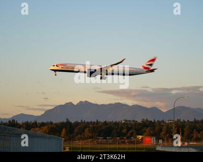 Richmond, British Columbia, Kanada. 30. September 2023. Ein British Airways Airbus A350-1000-Jetliner (G-XWBM) im Endanflug zur Landung auf dem Vancouver International Airport. (Credit Image: © Bayne Stanley/ZUMA Press Wire) NUR REDAKTIONELLE VERWENDUNG! Nicht für kommerzielle ZWECKE! Stockfoto