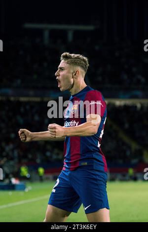 Barcelona, Spanien. Oktober 2023. Fermin Lopez aus Barcelona feiert das Tor während des Spiels der Gruppe H der UEFA Champions League zwischen dem FC Barcelona und Shakhtar Donetsk in Barcelona, Spanien, am 25. Oktober 2023. Quelle: Joan Gosa/Xinhua/Alamy Live News Stockfoto