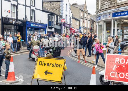 Clitheroe Lancashire, im Jahr 2023, die jährliche Ribble Valley Scooter Rallye, sah rund 500 Motorroller bei der 3-Tage-Rallye in England, Großbritannien im September 2023. Stockfoto