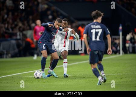 Paris, Frankreich. Oktober 2023. Kylian Mbappe während des Fußballspiels der Gruppe F der UEFA Champions League zwischen Paris Saint-Germain (PSG) und dem AC Milan im Parc de Princes in Paris, Frankreich am 25. Oktober 2023. Foto: Eliot Blondet/ABACAPRESS.COM Credit: Abaca Press/Alamy Live News Stockfoto