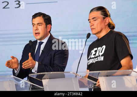 Bogota, Kolumbien. Oktober 2023. Die Kandidaten Rodrigo Lara (L) und Gustavo Bolivar (R) während der letzten Kandidatendebatte vor den Regionalwahlen in Kolumbien am 25. Oktober 2023. Foto: Sebastian Barros/Long Visual Press Credit: Long Visual Press/Alamy Live News Stockfoto