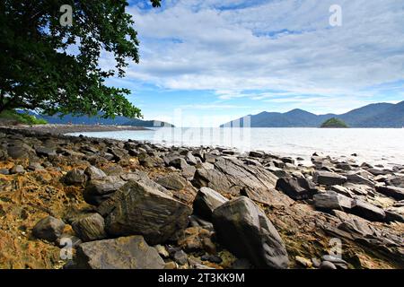 Die schönen Rocky Beach, Koh hin Ngam, Tarutao Marine National Park in Songkhla Provinz, Thailand Stockfoto